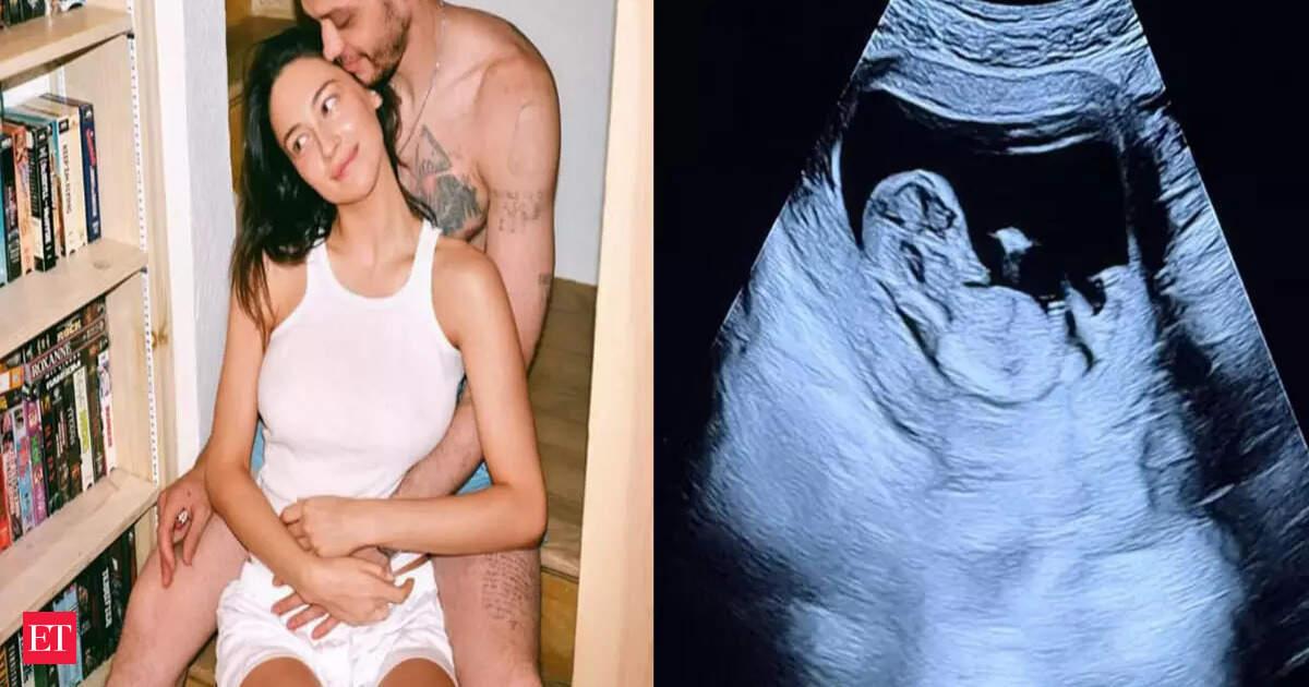 Celebrity Baby Boom 2025: Stars Announce Exciting Parenthood Plans