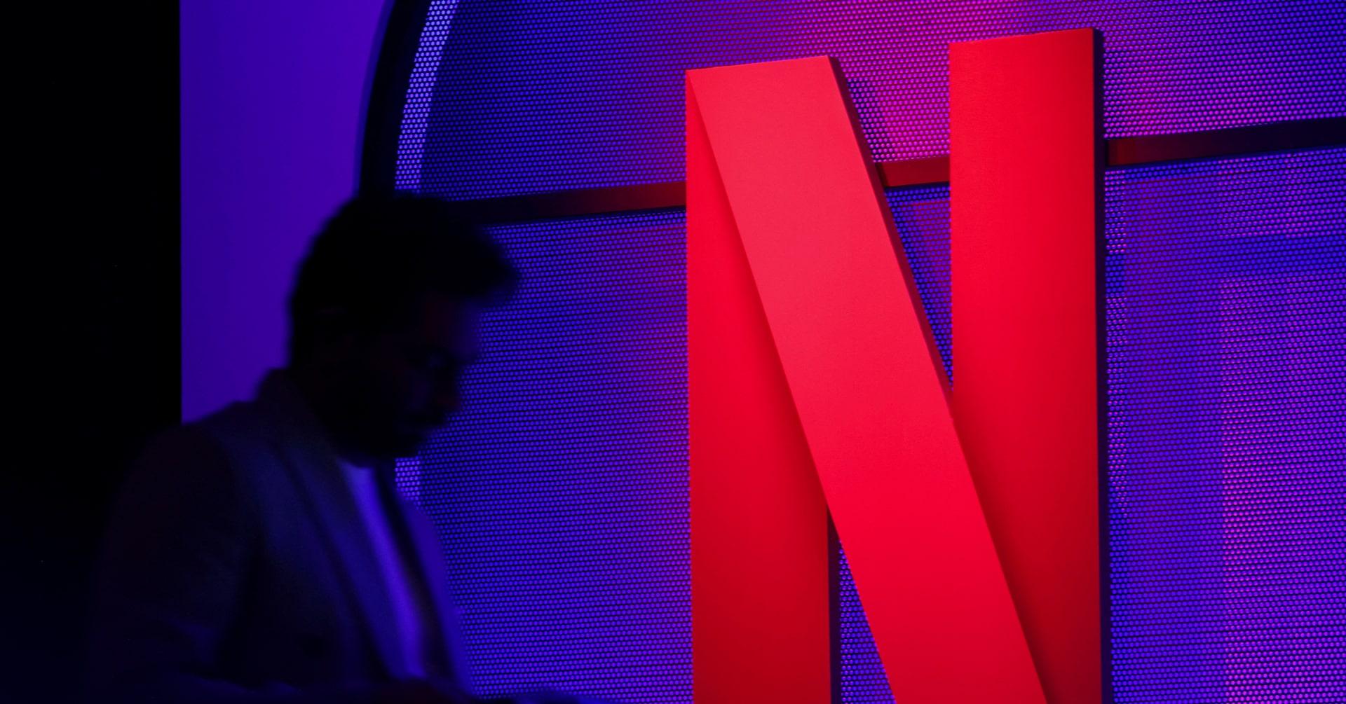 Netflix Shares Drop as Revenue Forecast Fails to Impress Investors