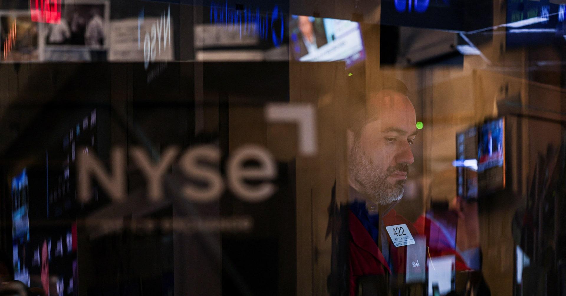 Wall Street's Fragile Highs Amid Tariff Concerns